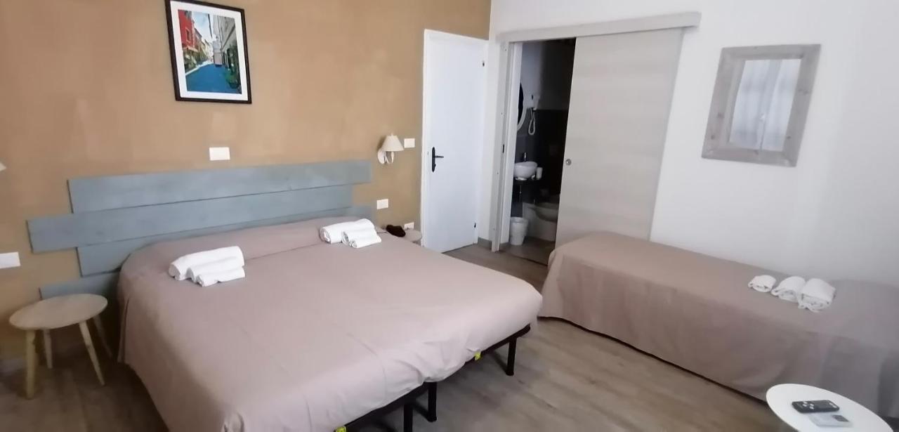 Hotel La Tavernetta Варацце Экстерьер фото